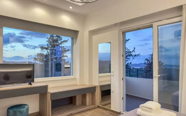 AeNaos Luxury Villa
