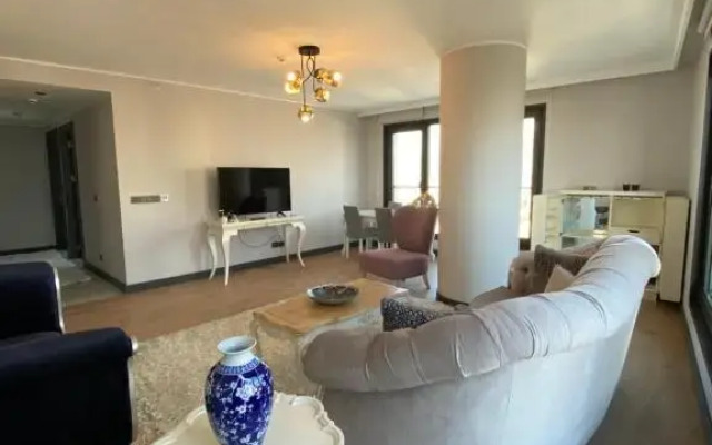 Luxury Central Fully Equipped 3BR 2BA Apartment by Siena Suites