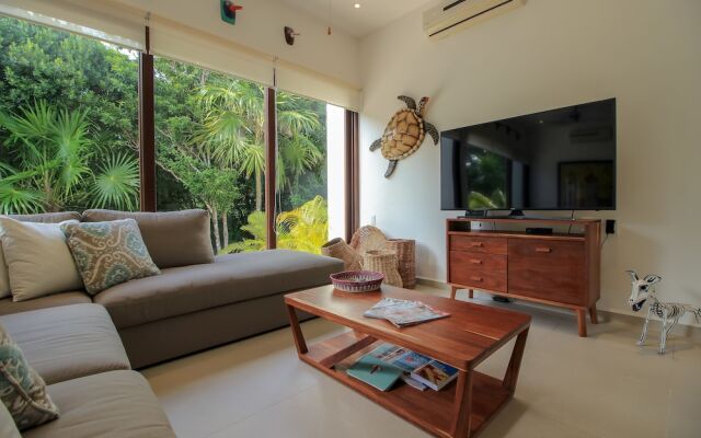 Luxury House Steps Away from Akumal Beach by Olahola