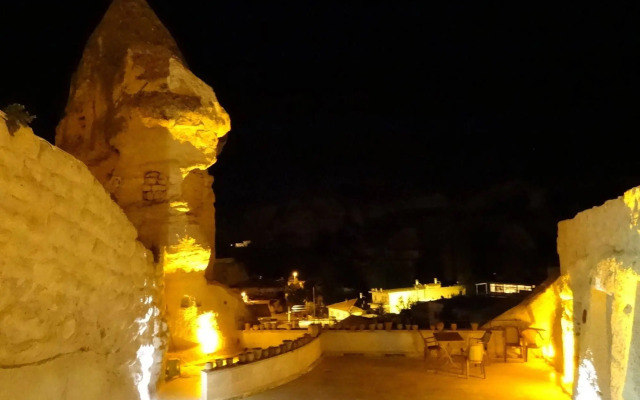 Emit Cave Hotel