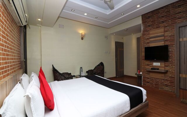 Capital O 18582 Hotel Heaven