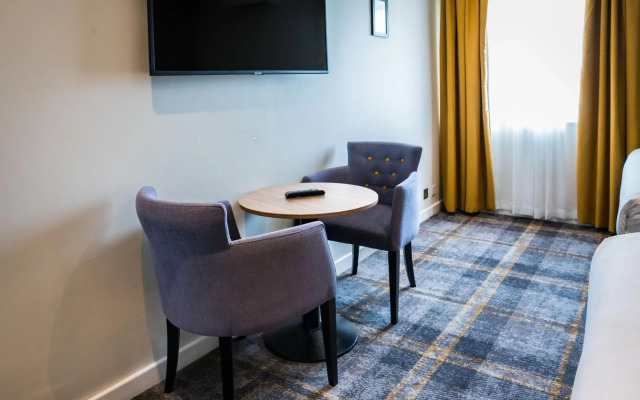 Almondsbury Inn & Lounge