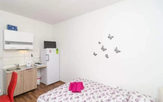 Apartments Dalamar - Studio With Terrace