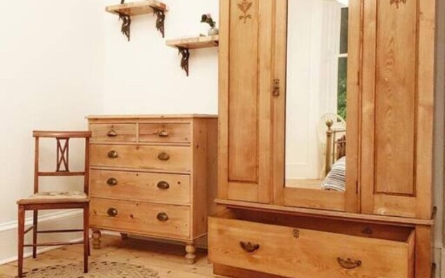 Oakshaw Apartment - Elegant Rustic Apartment in City Centre