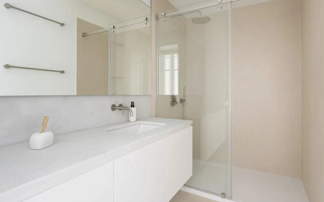 2bed flat with Balcony in Central Lisbon