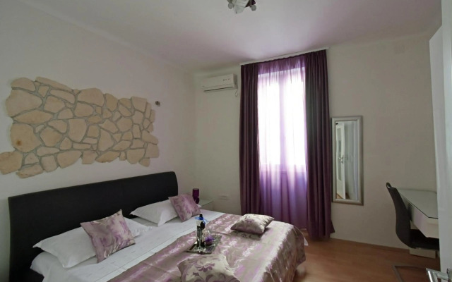 Apartments and rooms with WiFi Split - 18909