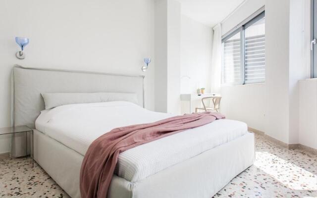 Stylish & perfectly located apartment, (Ermou st)