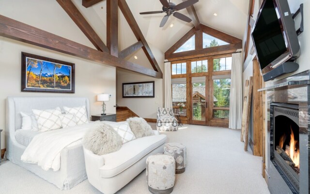 THE Pinnacle by Exceptional Stays
