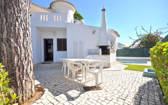 "private Pool Villa Walking Distance to the Centre"