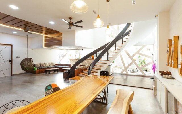 MM Capsule Hostel