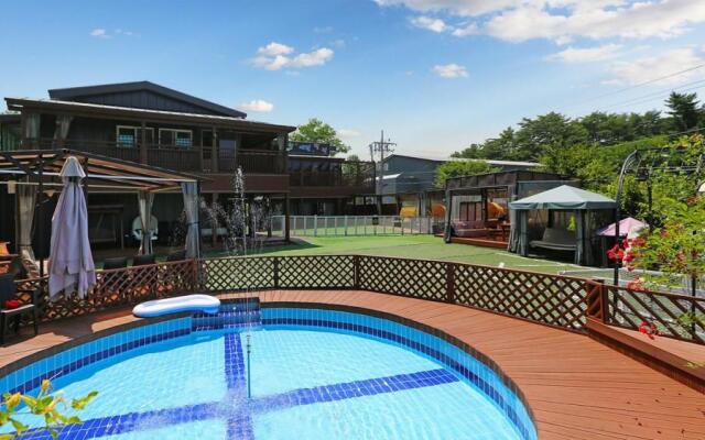 Pine Hill Pet Pension