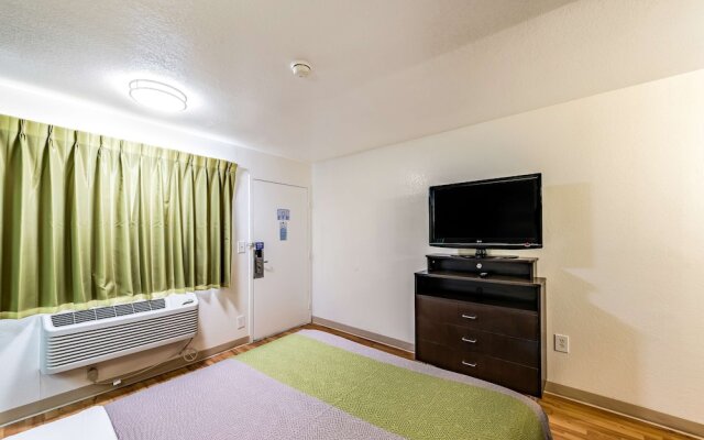 Studio 6 Monroe, LA - Hwy 165