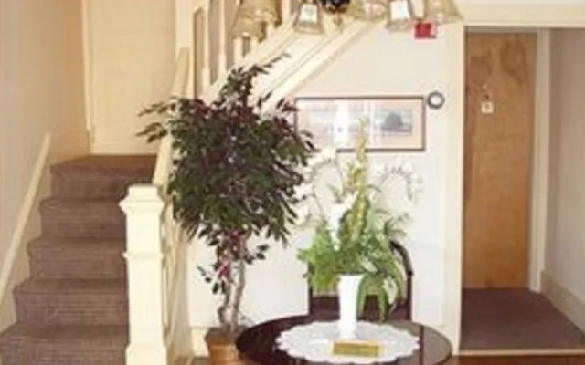 Country Squire Inn and Suites