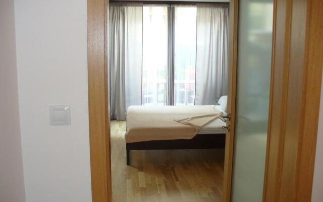 Garden apartment with garage in central Prague