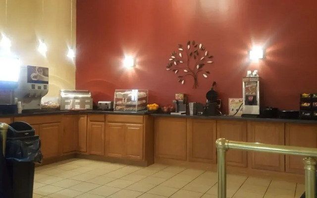 Crookston Inn & Convention Center