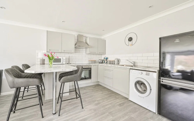 Captivating 2-bed Villa in Millendreath Near Looe