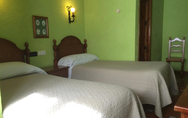 Hermanos Macías Hotel