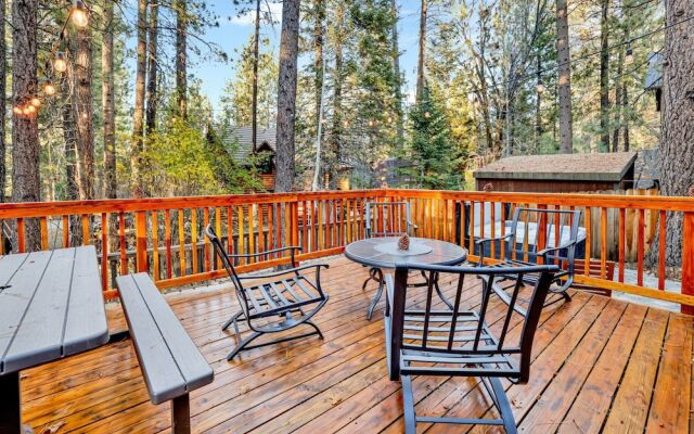 THE Teddy Bear Chalet #2257