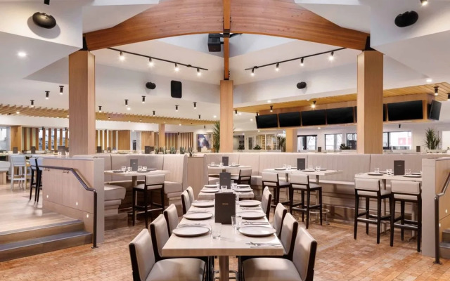 Sandman Hotel & Suites Kelowna