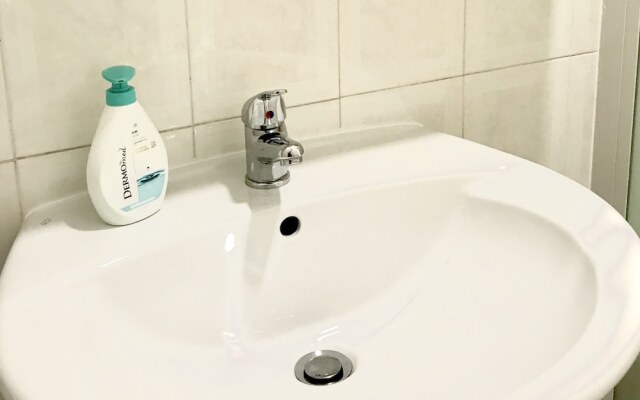 4 Bed-sleeps 8-central Rome-5 Min to Colosseum