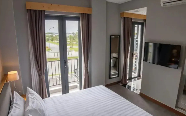 Redpine Boutique Hotel