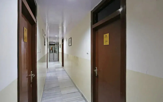 OYO Flagship 42717 Hotel Fort