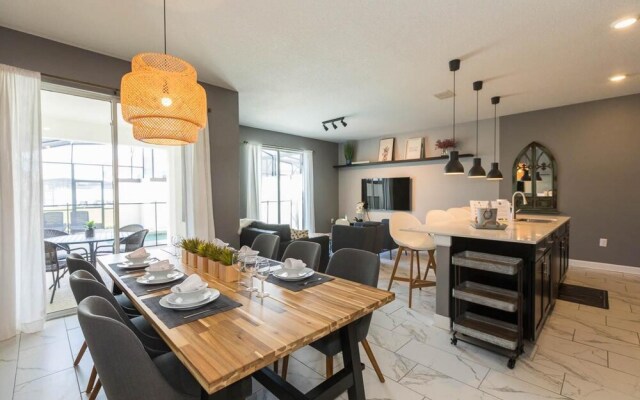 8924 SD - Luxury 4BR Townhome Private Pool