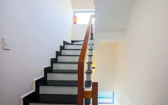 Oyo 671 Ez'S House Hotel