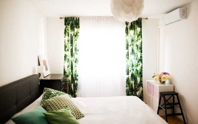 Cozy apt Within Walk Distance to Center and Beach