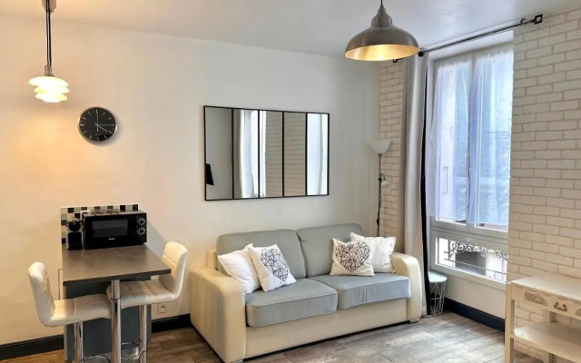 Monroe's studio at the heart of Cannes and beaches