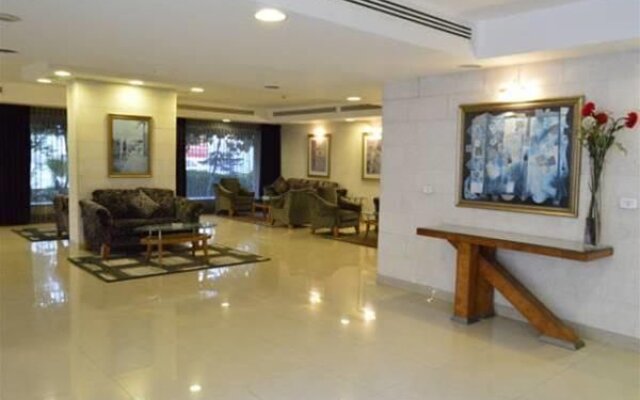 Grand Stay Hotel Suites