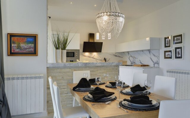 Charming Villa With Heated Pool Near Rovinj