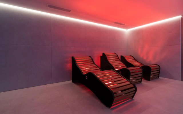 Suites Plaza Hotel & Wellness