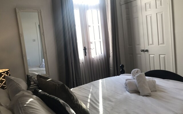 Stylish 3-bed Preston Home for Relaxing Comfy Stay
