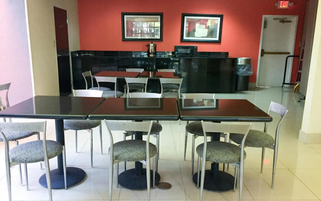 Budgetel Inns & Suites - Atlanta Galleria Stadium