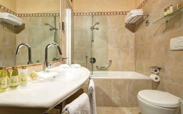 Hotel Athena