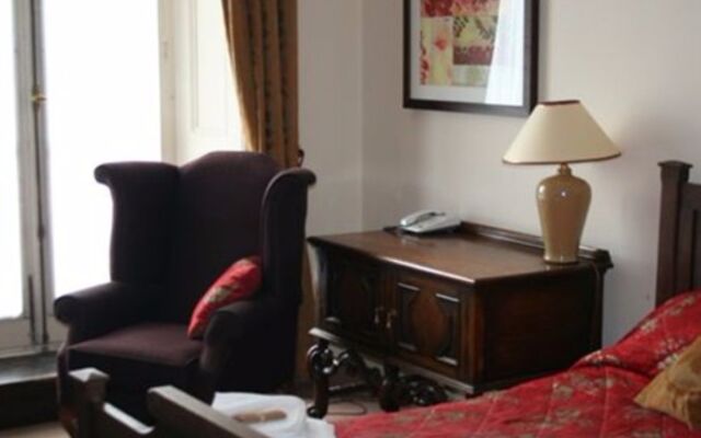 George Hotel
