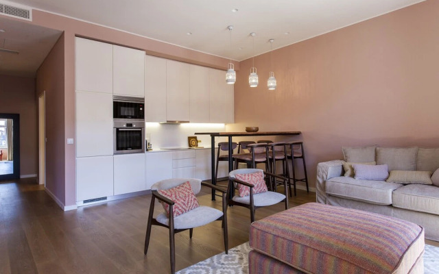 JOIVY Sublime 2BR Apt on Restauradores Sq., nearby Rossio Station
