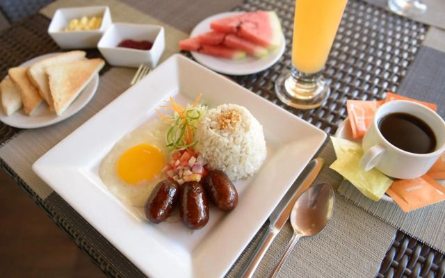 Holiday Suites Hotel & Resort
