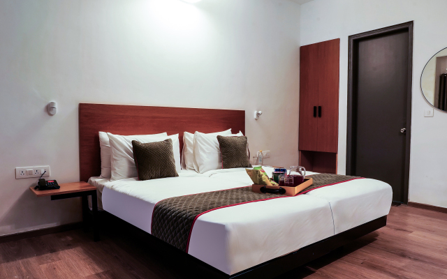 OYO Rooms Near Galleria Market