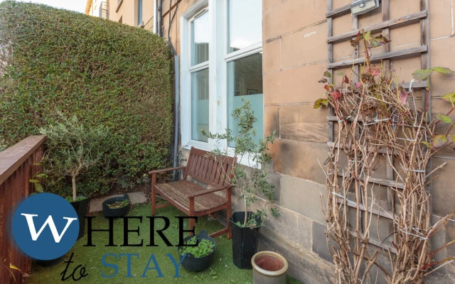 Beautiful 2bed Ground-f Pitt St. Apartment