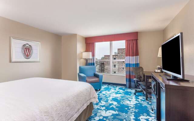 Hampton Inn & Suites Madison / Downtown