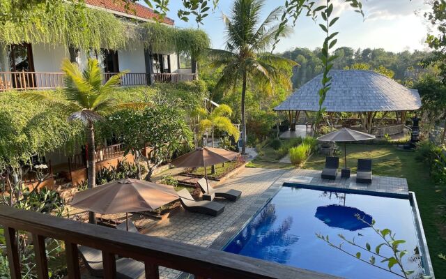 Tinggian Hill Retreat