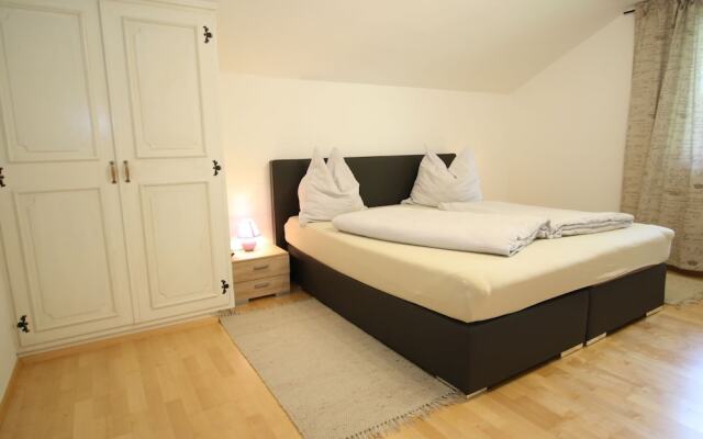 Apartment in Niedernsill With Garden Views