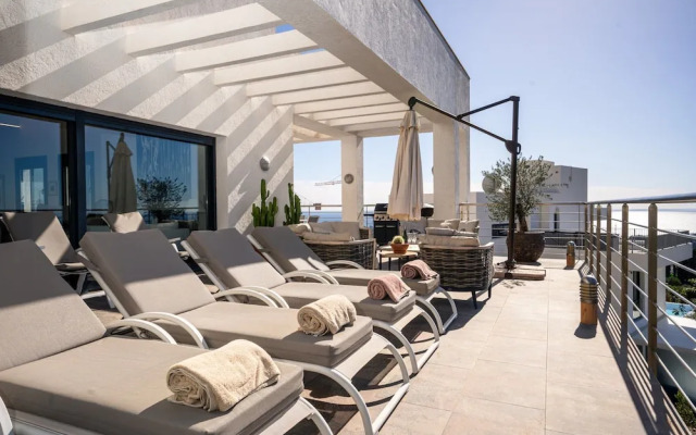 Lavish Villa With Private Pool