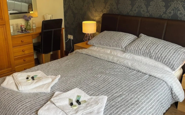 Rooms at the Huntsman Inn