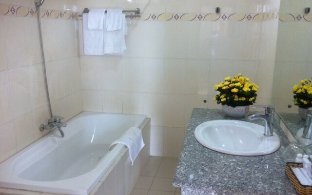 Y Linh Hotel