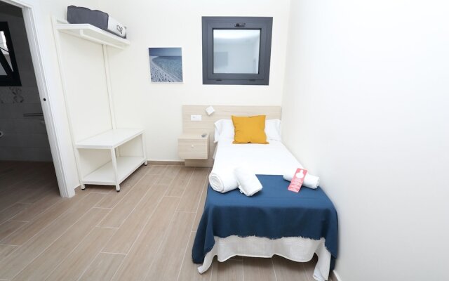 Hostal Palmones
