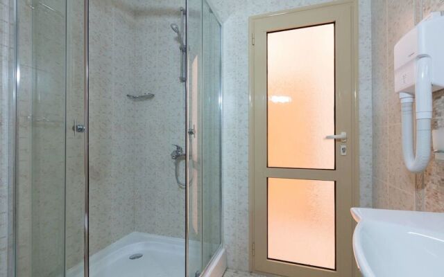 Studio with Balcony and Pool View