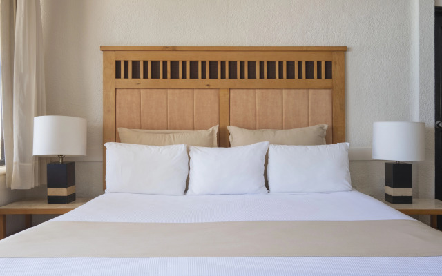 Hotel NYX Cancun All Inclusive
